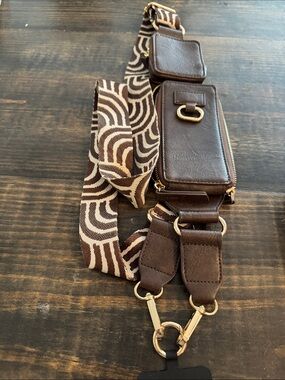 Compact Brown Crossbody Bag with Patterned Strap